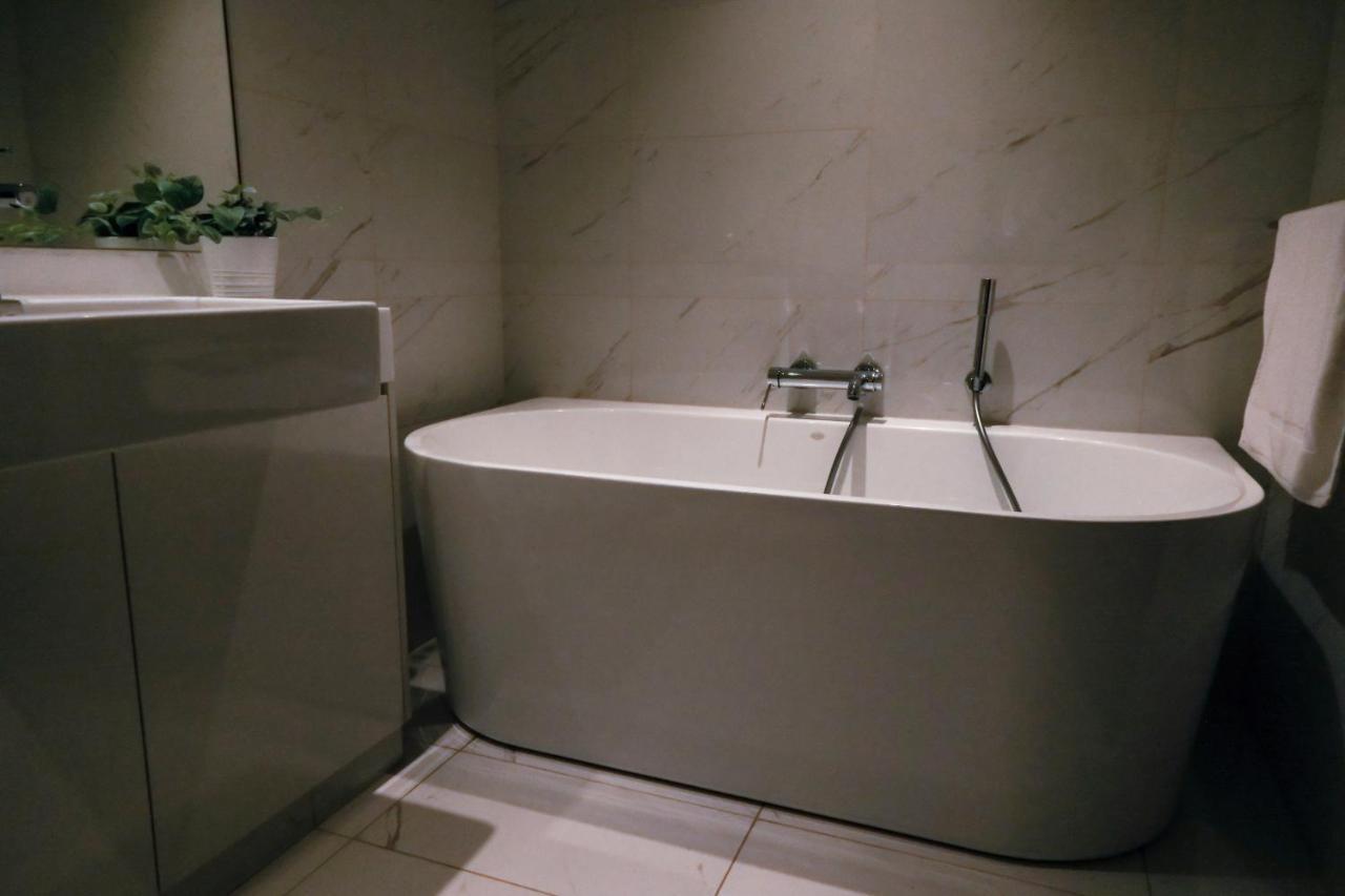 Brand New Water Front Luxury Cinnamon Suites Apartment In Heart Of Colombo City 外观 照片