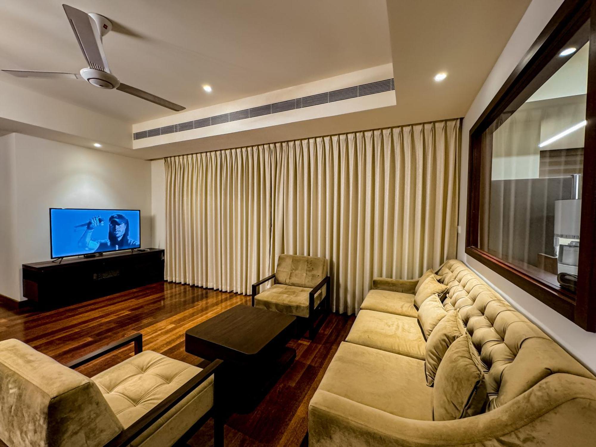 Brand New Water Front Luxury Cinnamon Suites Apartment In Heart Of Colombo City 外观 照片